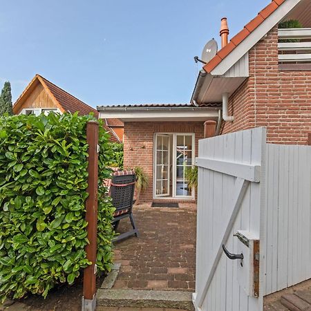 Enticing Holiday Home In Oldenburg With Garden Near Sea Dannau Exteriér fotografie