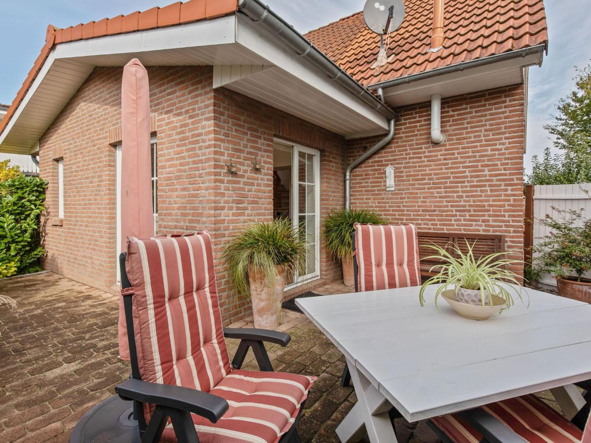 Enticing Holiday Home In Oldenburg With Garden Near Sea Dannau Exteriér fotografie