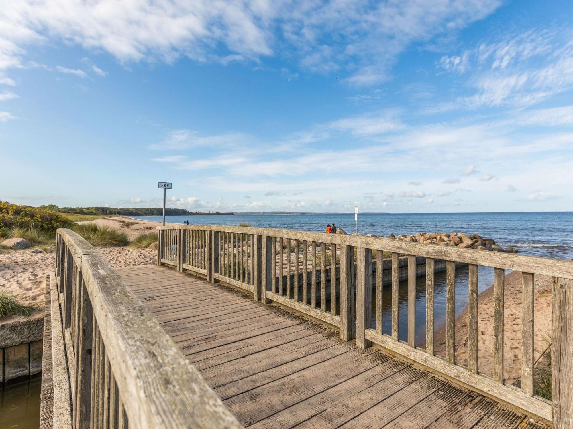 Enticing Holiday Home In Oldenburg With Garden Near Sea Dannau Exteriér fotografie
